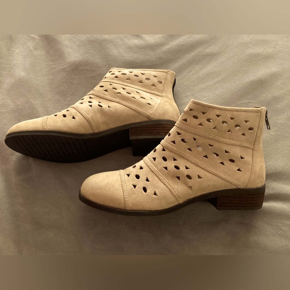 Brand new Array leather zip up dress shoes